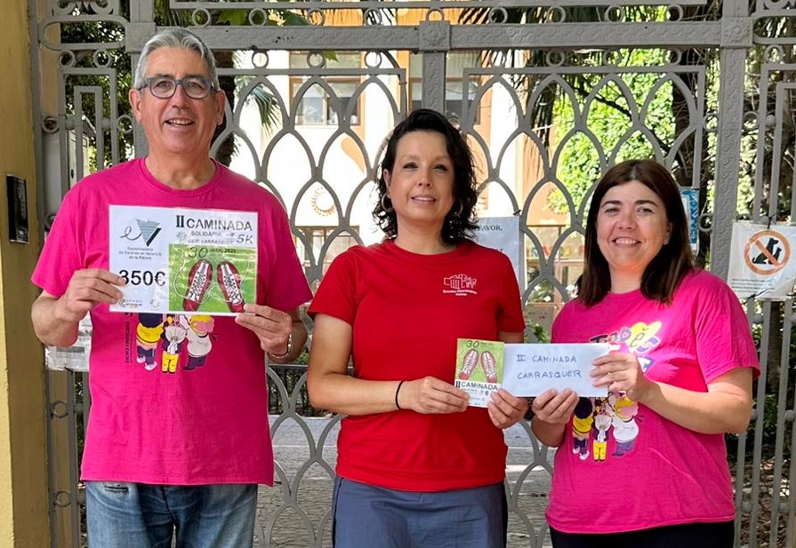 L’AMPA del CEIP Escoles Carrasquer fa un donatiu de 350 € a la Coordinadora de Centres